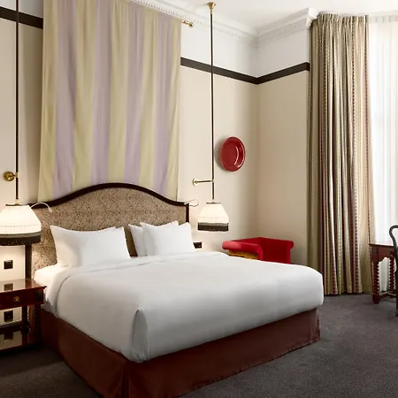 Des Indes Hotel