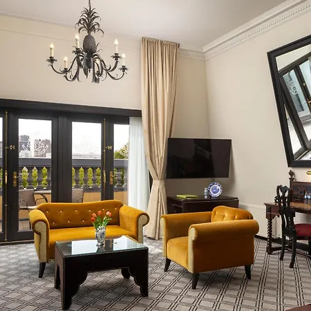 Des Indes מלון האג