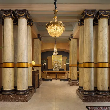 Des Indes - The Leading Of The World 5*