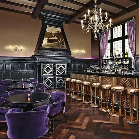 Hotel Des Indes 5*