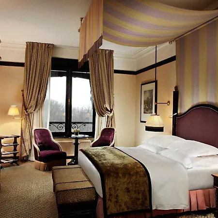 Des Indes 5* Haga