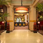 Hotel Des Indes 5*