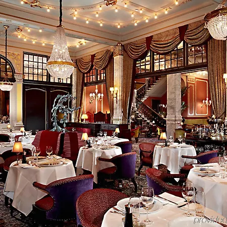 Des Indes Hotel